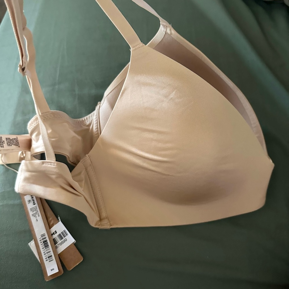 SKIMS wireless T-Shirt Bra